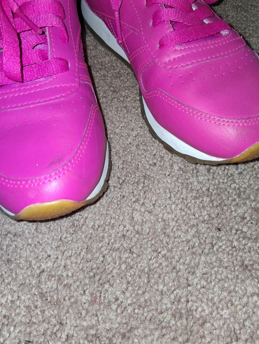 Like New Reebok Size 8 Women’s Bright Pink Low-Top Lace-Up Sneakers - Picture 7 of 8